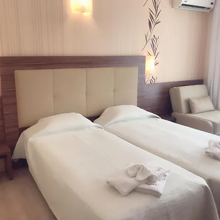 休闲假日spa综合酒店 3*