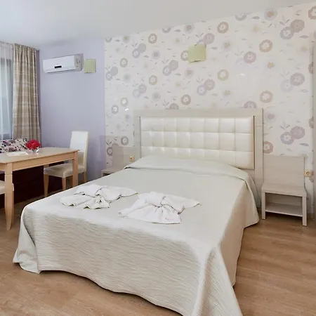 Relax Complex & 3* Slantchev Briag