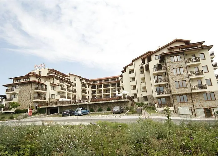 Отель Relax Complex & 3*