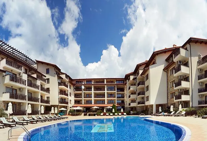 Отель Relax Complex & 3*