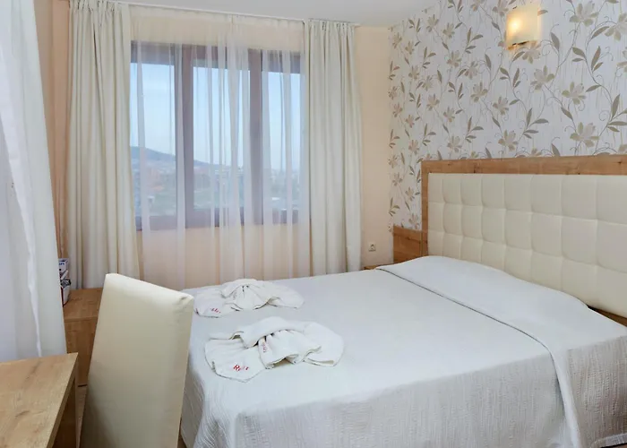 Отель Relax Complex & Солнечный берег